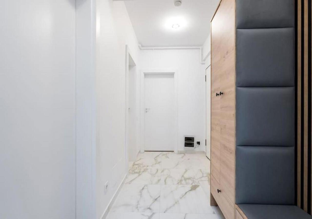شقة Bonita - Chic Urban Retreat With Private Balcony بوخارست المظهر الخارجي الصورة