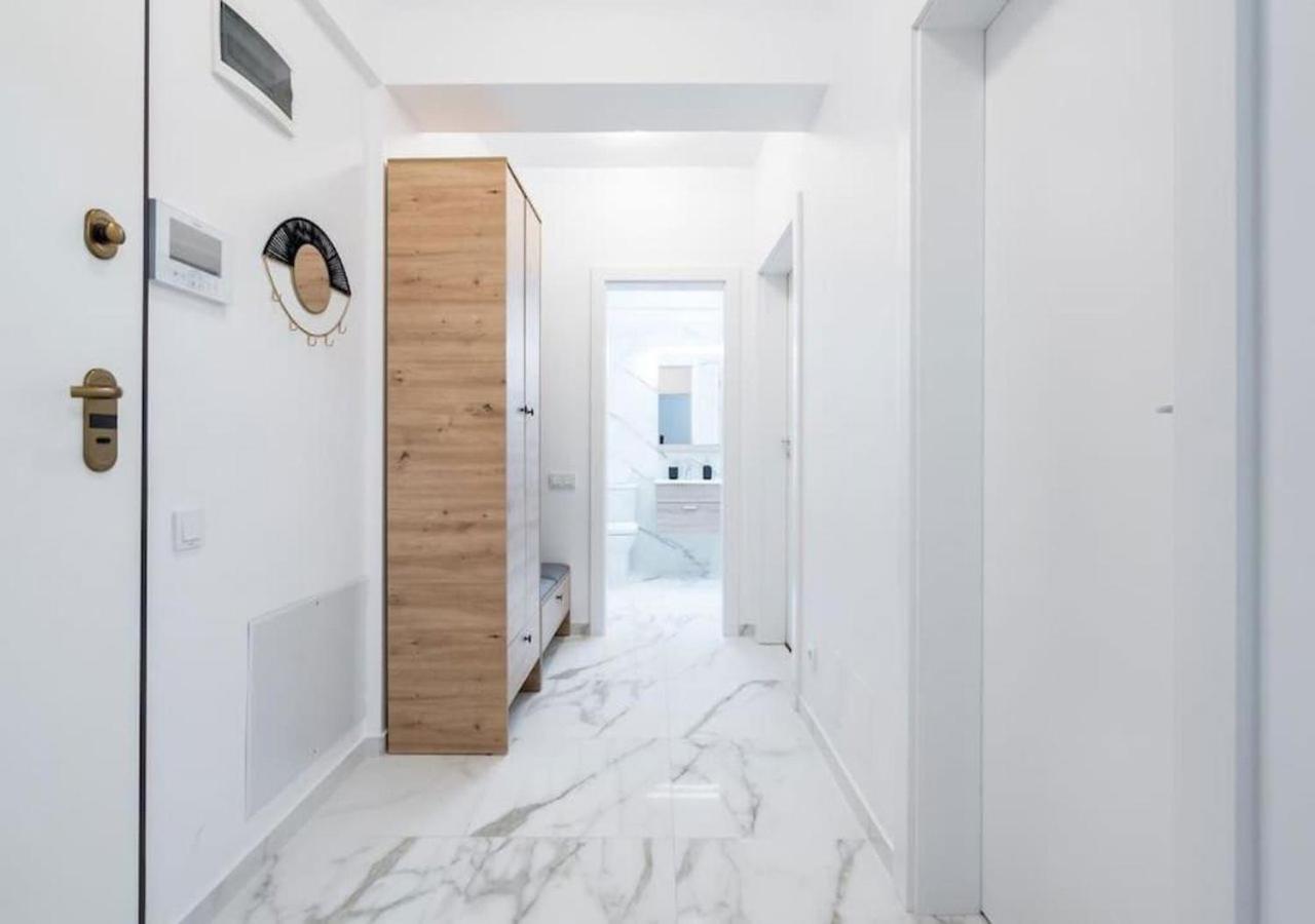 شقة Bonita - Chic Urban Retreat With Private Balcony بوخارست المظهر الخارجي الصورة